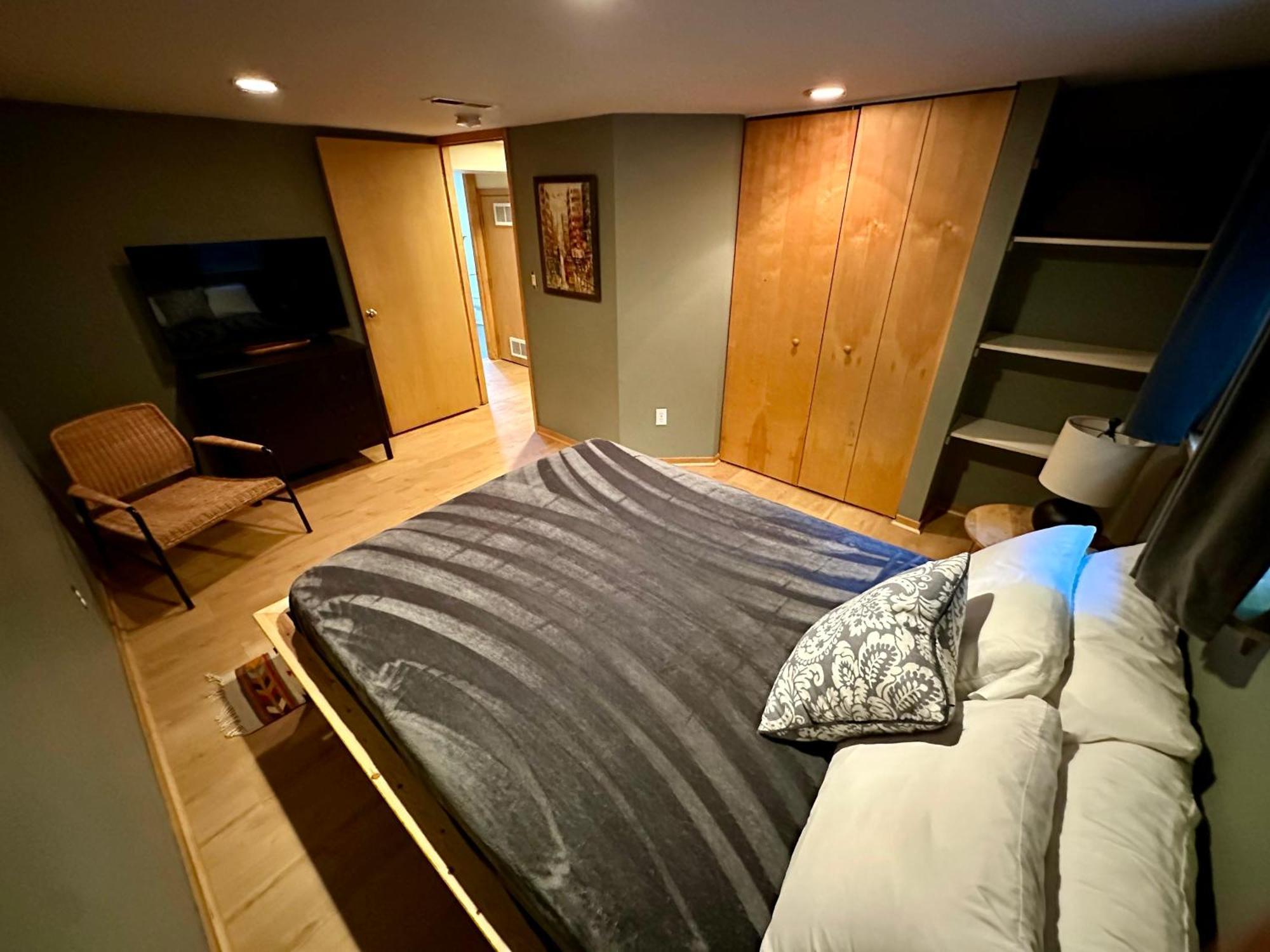 Cozy Pdx Hideout, Ideal Location Apartment *